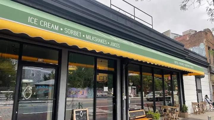 Lark Cafe coffee shop in Brooklyn