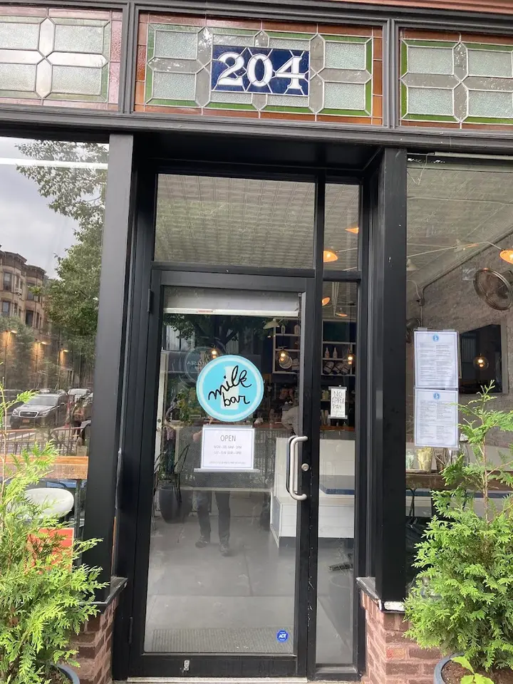 Milk Bar detail