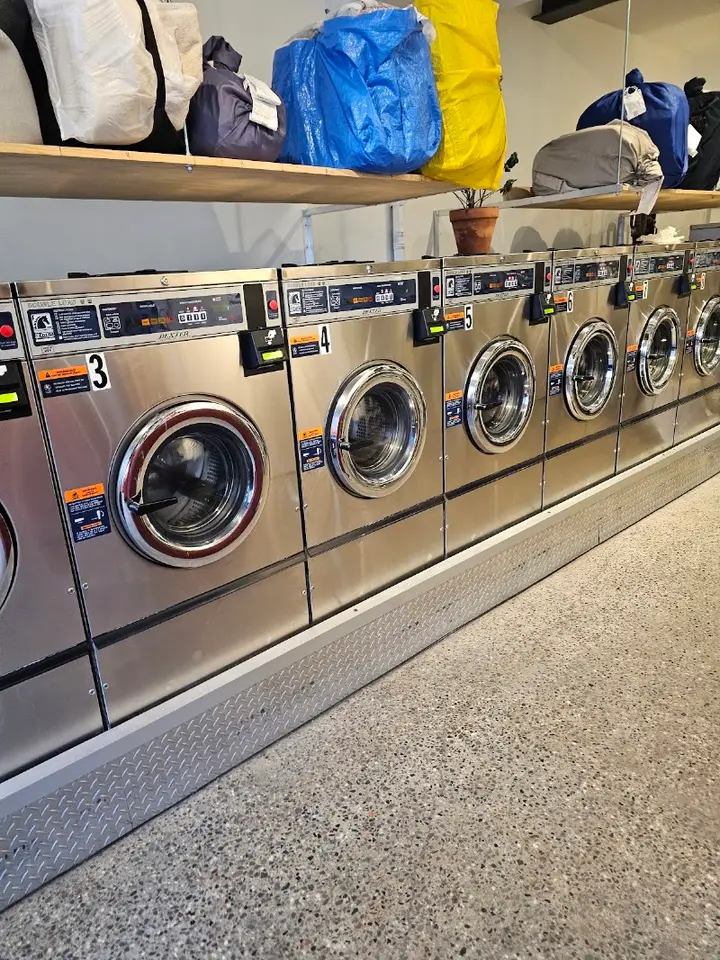 Laundry & Latte interior