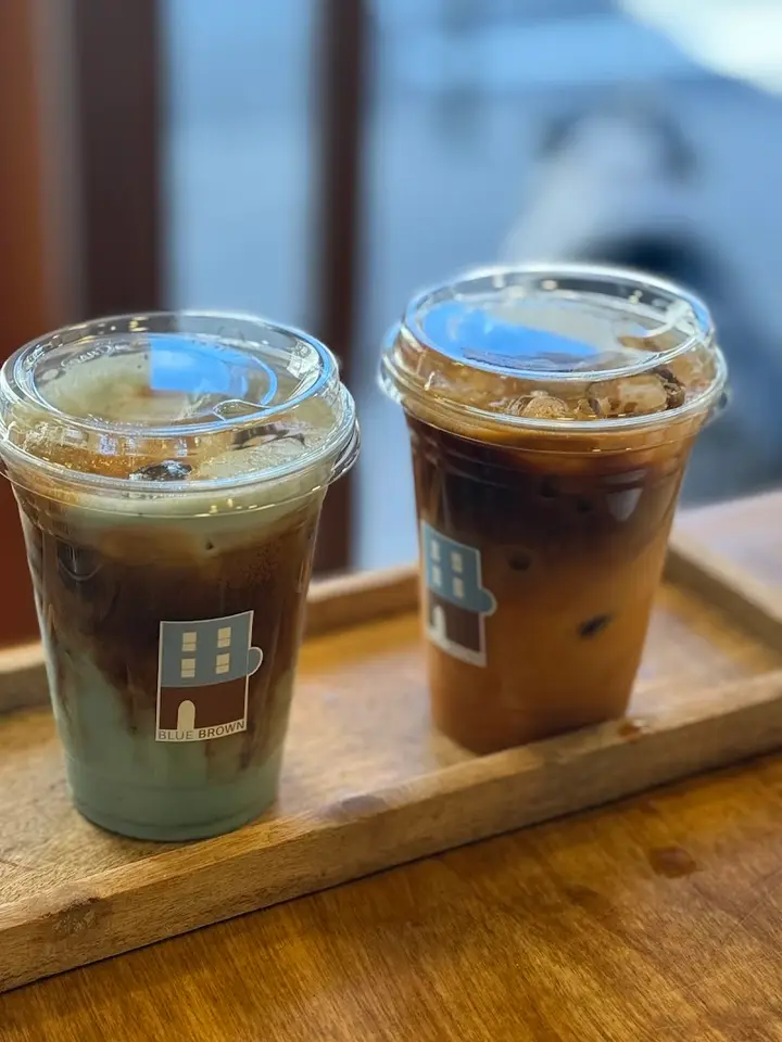 Blue Brown Cafe detail