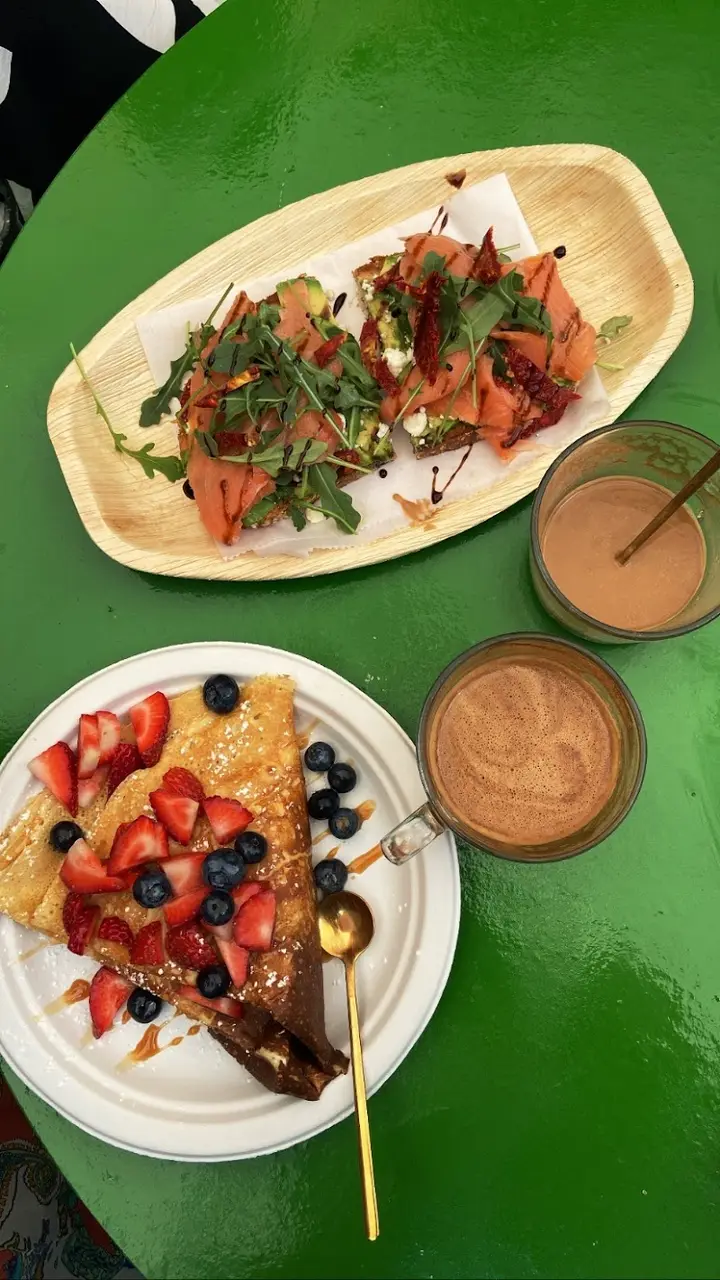 Black Milk Coffee and Crepe interior