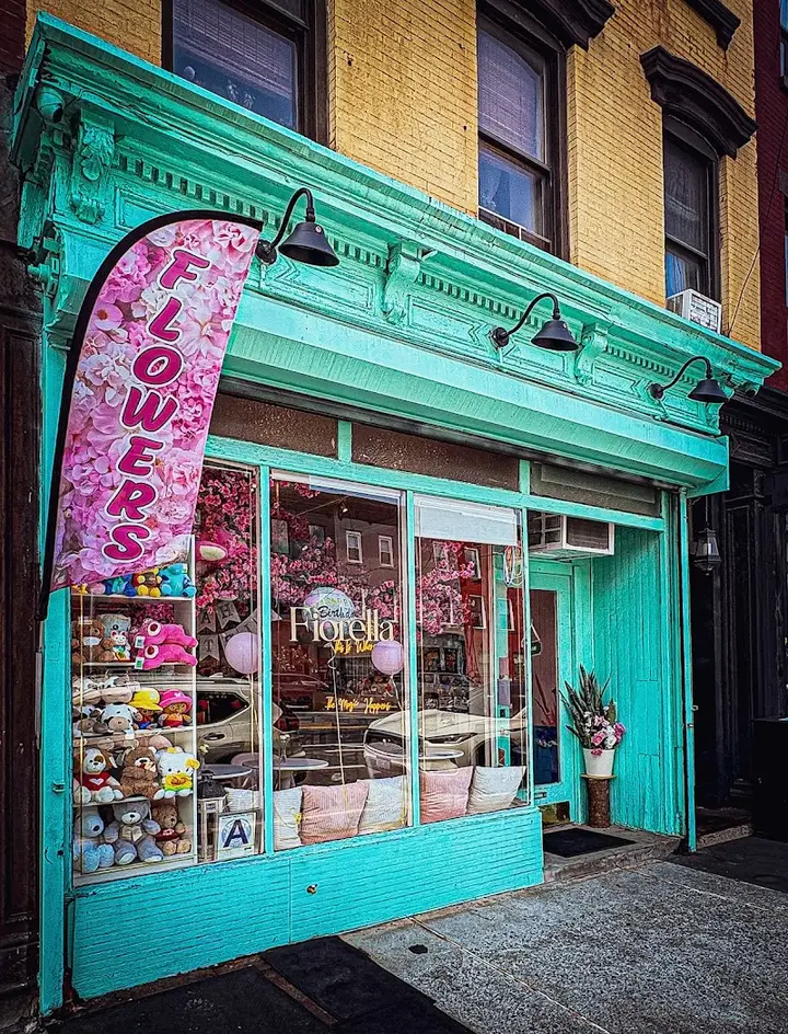 Fiorella Coffee & Flower Shop interior