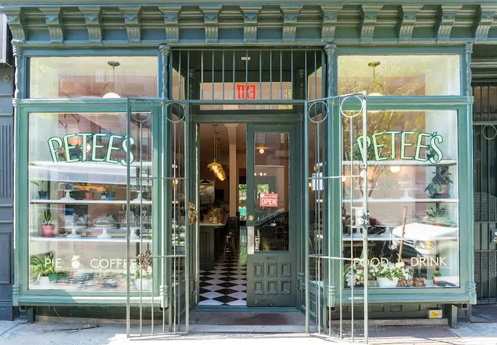 Petee's Café coffee shop in Brooklyn