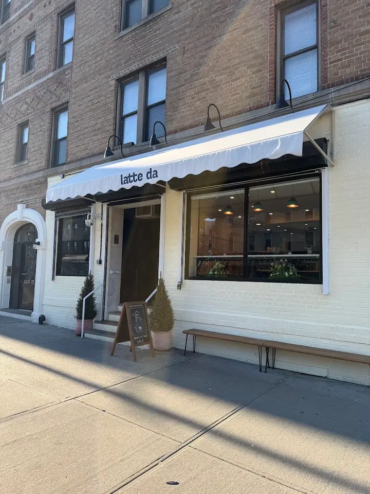Latte Da coffee shop in Brooklyn