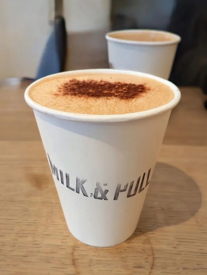 Milk & Pull Bed Stuy interior