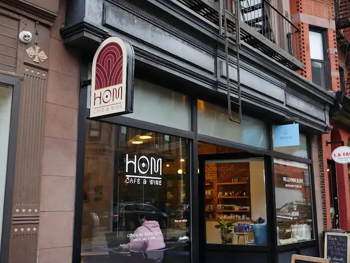 HOM Cafe & Wine coffee shop in Brooklyn